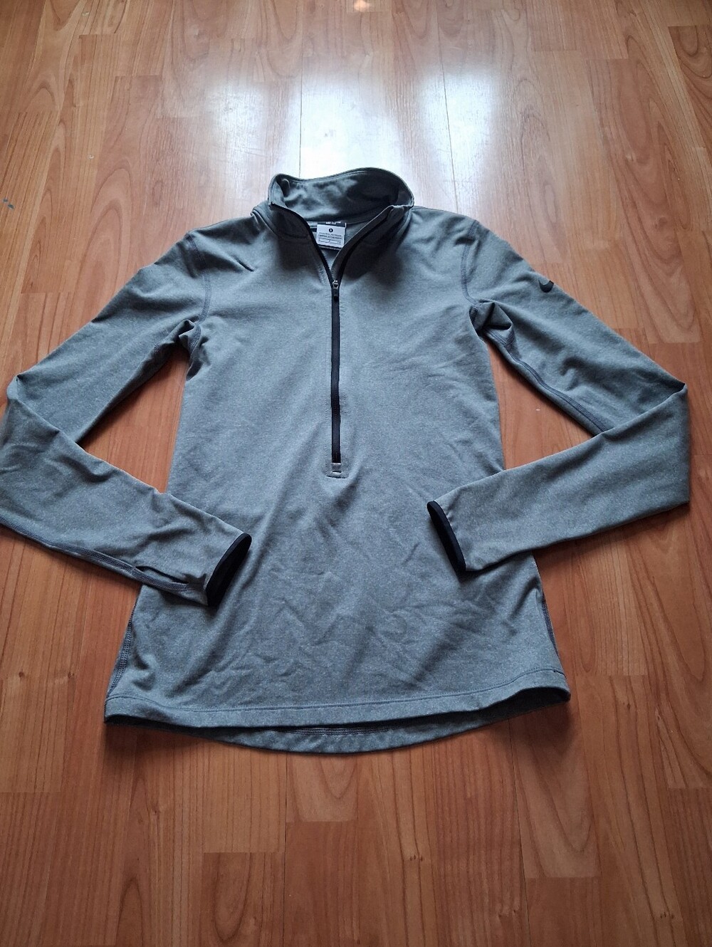 Nike Pro Dri-Fit 1/2 Zip Pullover Shirt Women's Size Small Gray Long Sleeve Gym